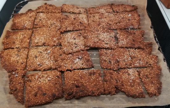 Delicious crispy crispbread with salty flakes.